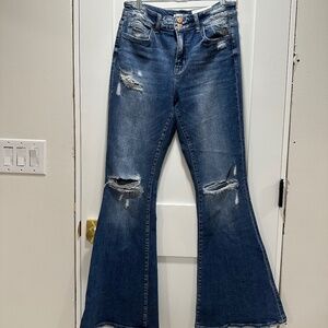 100008	Womens	Jean	Flying Monkey	Flares	Medium	30	R	Like New
